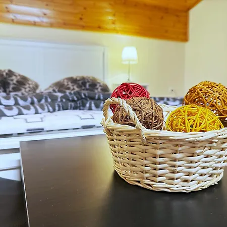 Hillfort * 波切尼斯